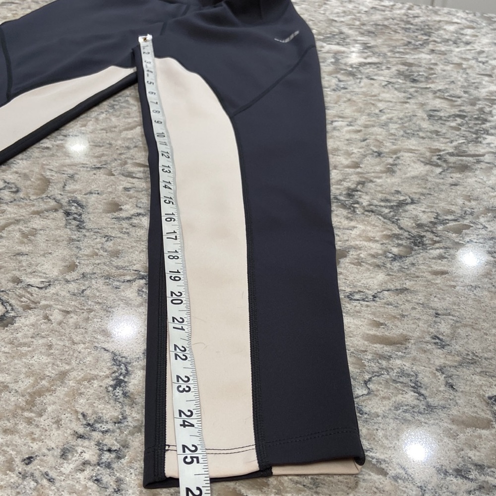 Guess | Like New Colorblock Running Leggings Zipp… - image 8